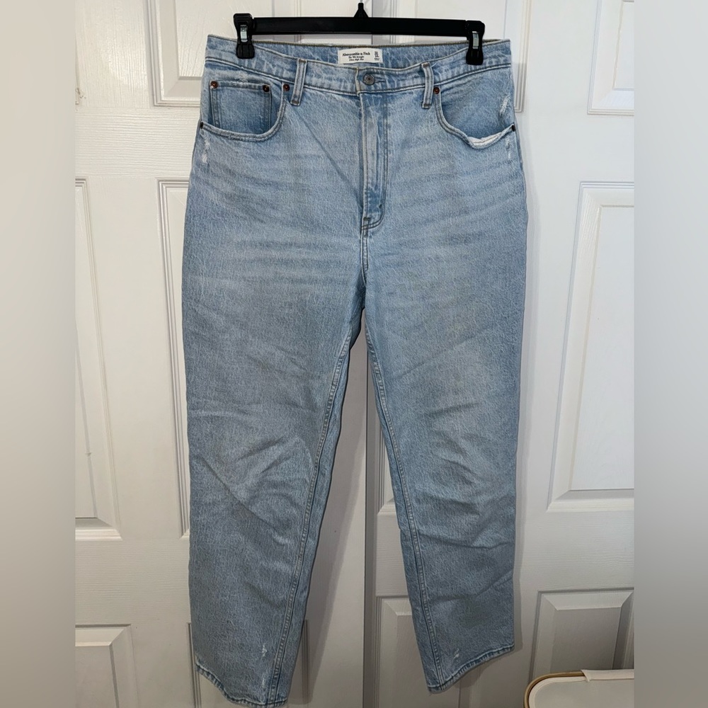 Abercrombie & Fitch Light 90s Straight Ultra High Rise Curve Love